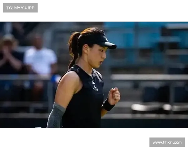 网球赛场幕后花絮揭秘 揭开运动员训练与比赛中的真实瞬间