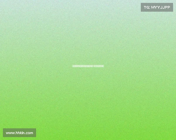 巴萨三名夏季新援捧甘伯杯合影 展现球队新气象