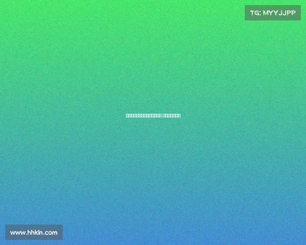 巴萨三名夏季新援捧甘伯杯合影 展现球队新气象